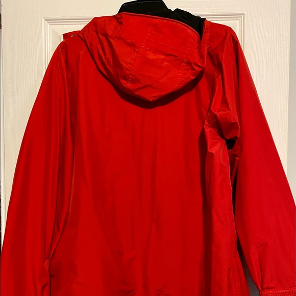 Women’s Medium L.L. Bean Rain Jacket - Picture 3 of 3